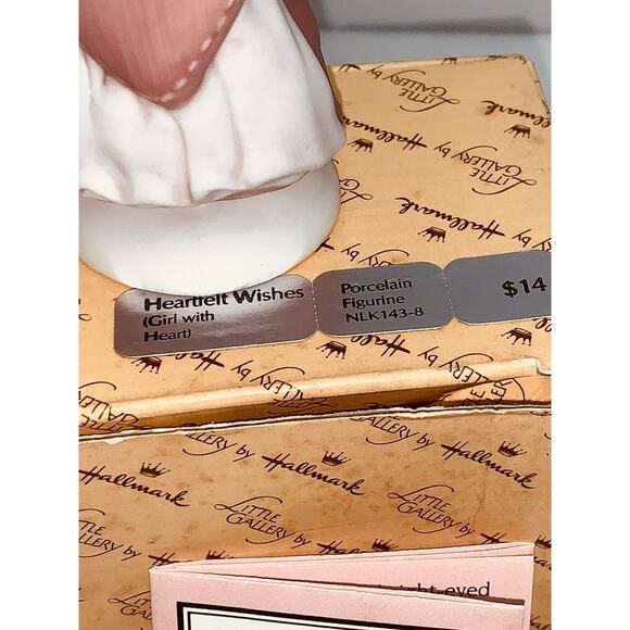 Hallmark 1983 Girl With Heart Heartfelt Wishes Porcelain Figurine Mary Hamilton - Picture 3 of 14